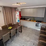 Πανσιόν Aristide House