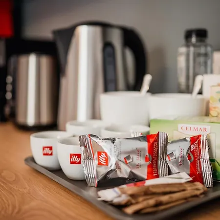 Aristide House Pensión 3*