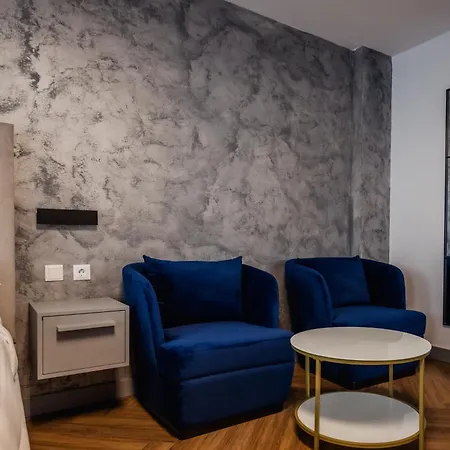Aristide House Guest house *