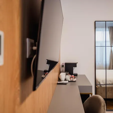 Aristide House Гостевой дом