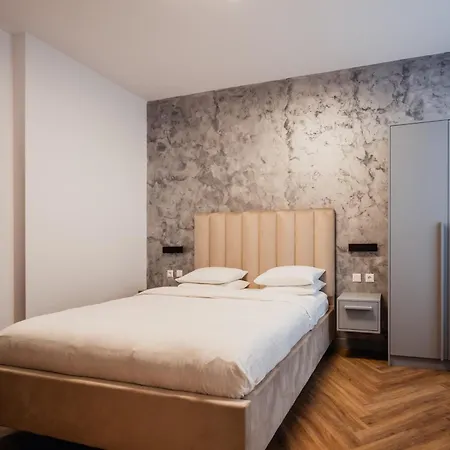 Aristide House Guest house *