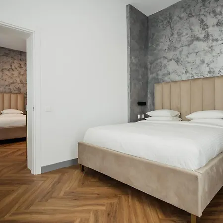 Aristide House Guest house *