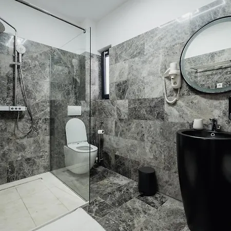 Aristide House - Premium Luxury Self Check-in And 3* Boekarest