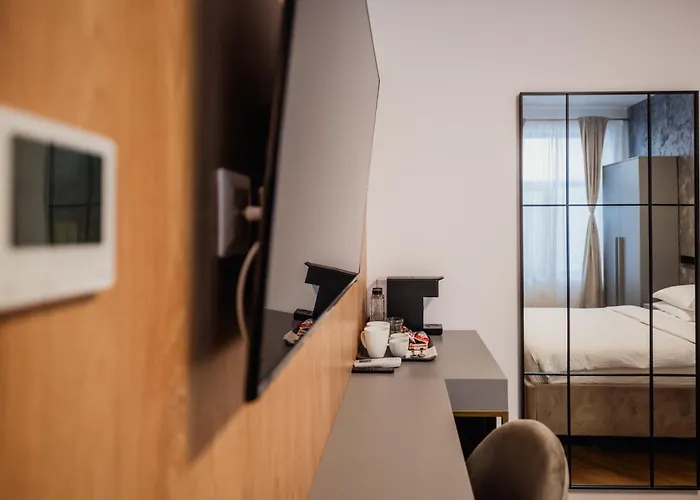 Aristide House Гостьовий будинок