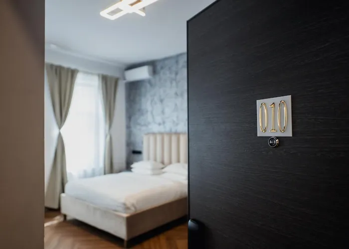 Aristide House 3*