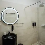 Aristide House Гостьовий будинок